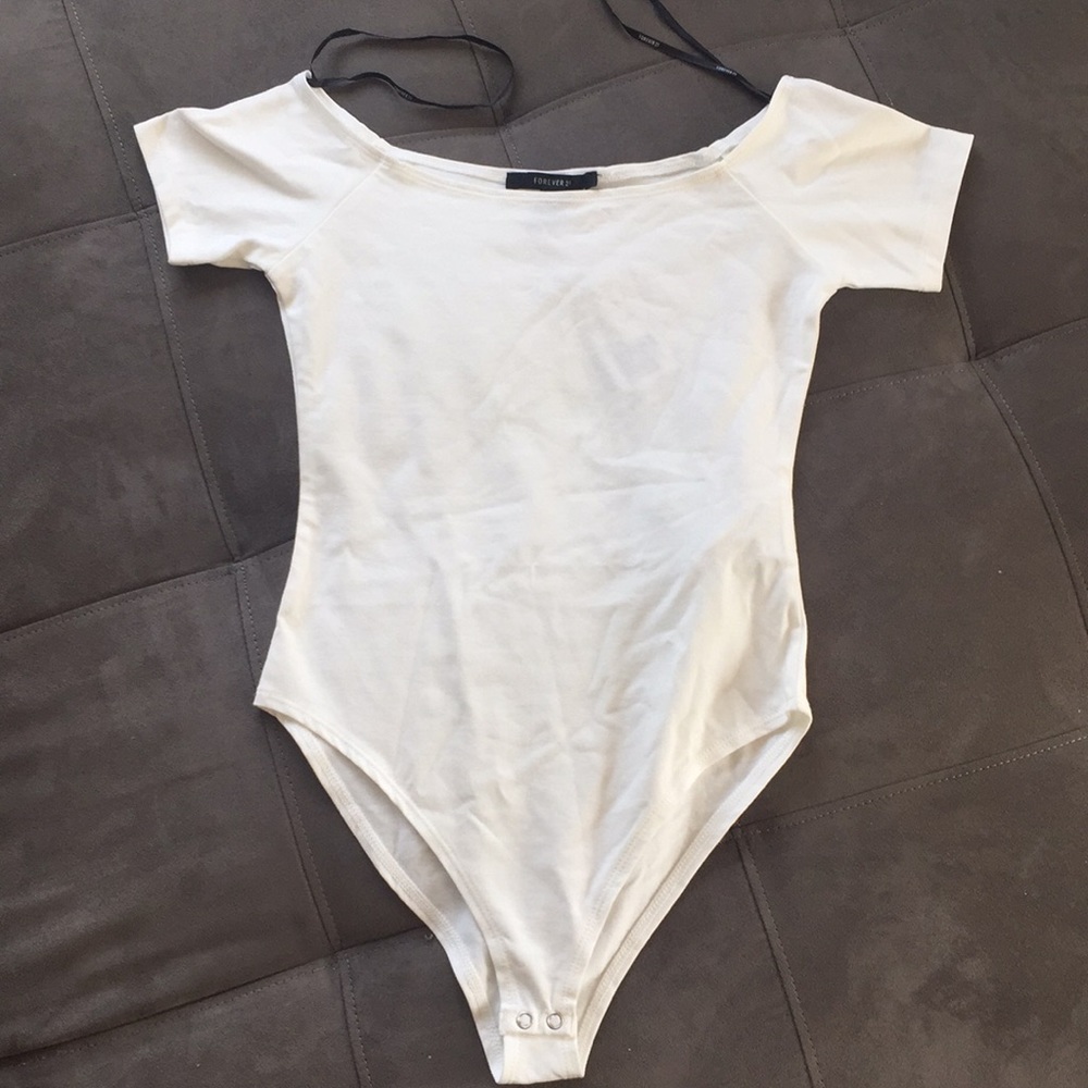 Ivory Bodysuit > Size Small > NWT